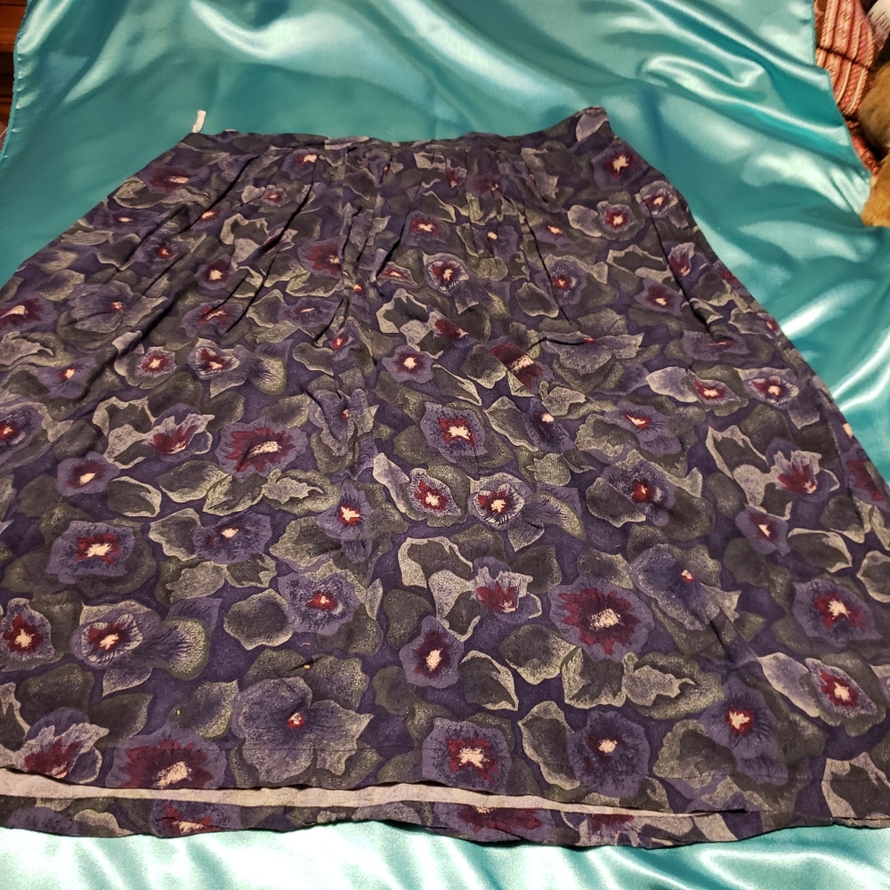 Maggie Lawrence Rayon Skirt 26 28 with pockets GUC